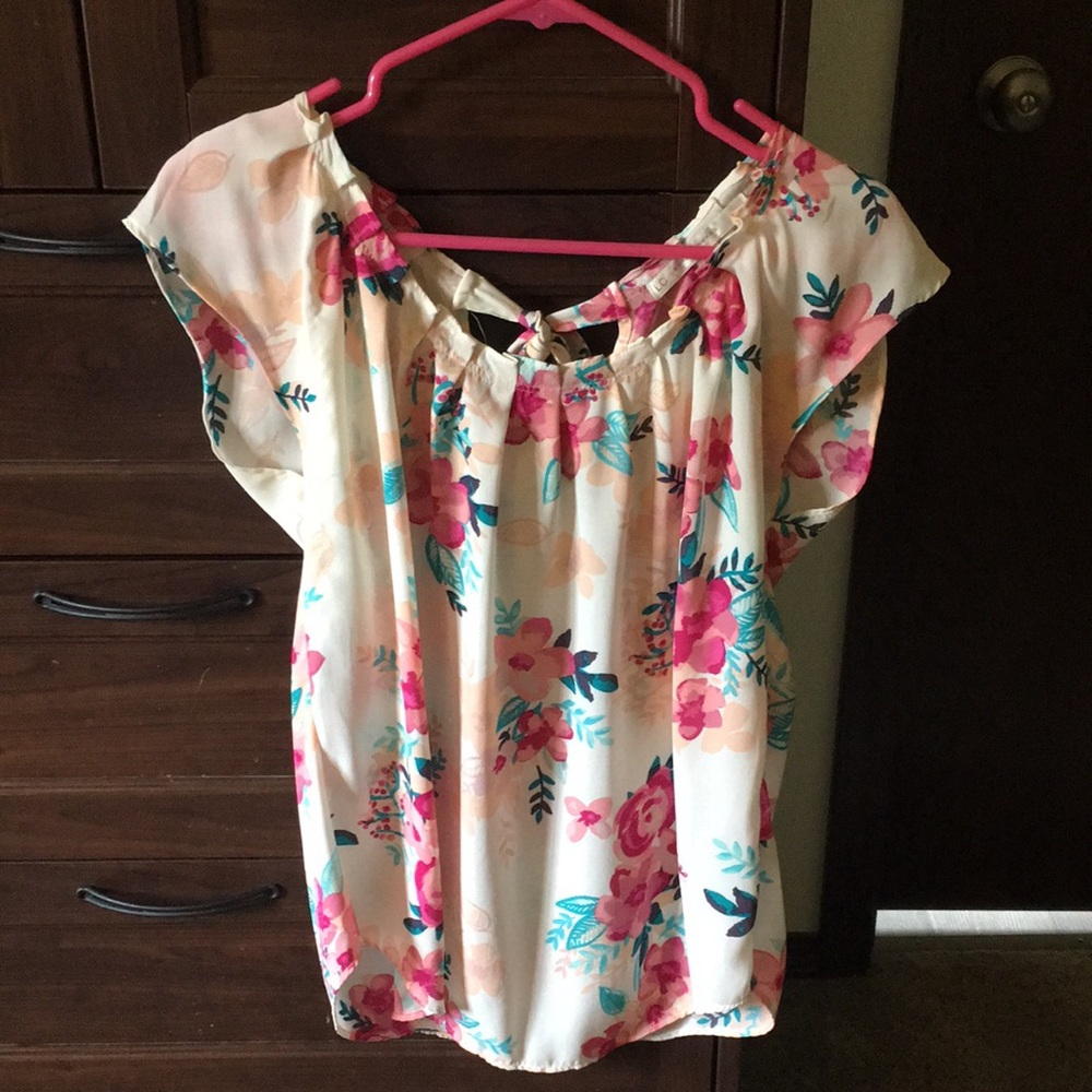 LC Lauren Conrad short sleeve blouse floral